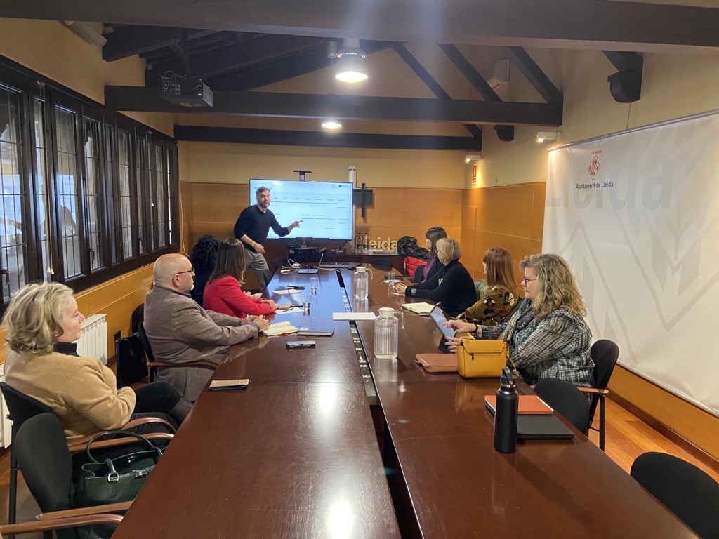 paerialleida's tweet photo. ⏰Reunió del grup motor del Pacte del Temps de Lleida. Tot preparant la valoració que es presentarà el 2 de febrer. Lleida, per la #ReformaHorària. https://t.co/vluYIDwG8D