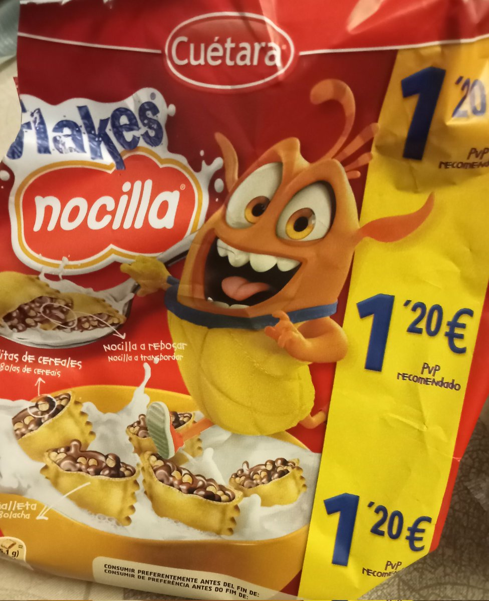 kami_kami__sama's tweet photo. Hoy había comprado una bolsa de #Chocoflakes de #Cuétara, pero no me esperaba que fuesen tan pocos dentro de la bolsa. https://t.co/ttwzdpF8uD