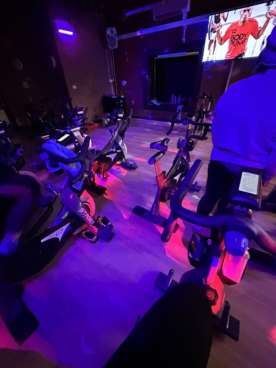 It’s time for RPM <a href="/LesMills/">Les Mills</a> with my fave instructor <a href="/Becca_hll_22/">Becca Wilkins</a> 🚴🏼‍♀️🚴🏼‍♀️ #rpm #lesmillsrpm