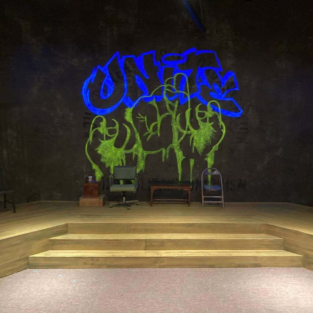 LizMStewart's tweet photo. https://t.co/BIoCd3Bhwa First preview for #WaitingforLefty at @quintessencephl is tonight! Directed by @kylehadenofficial , Scenic by @lindsayfuori , Costumes by Zhang Yu , Sound by Christopher Lane , Asst Directed by @nvrvgvvr https://t.co/YsbAKMjcbg