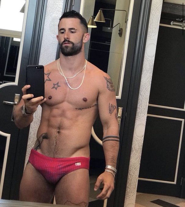 Missing the summer pool times ?? https://t.co/5KNDy5oJJc