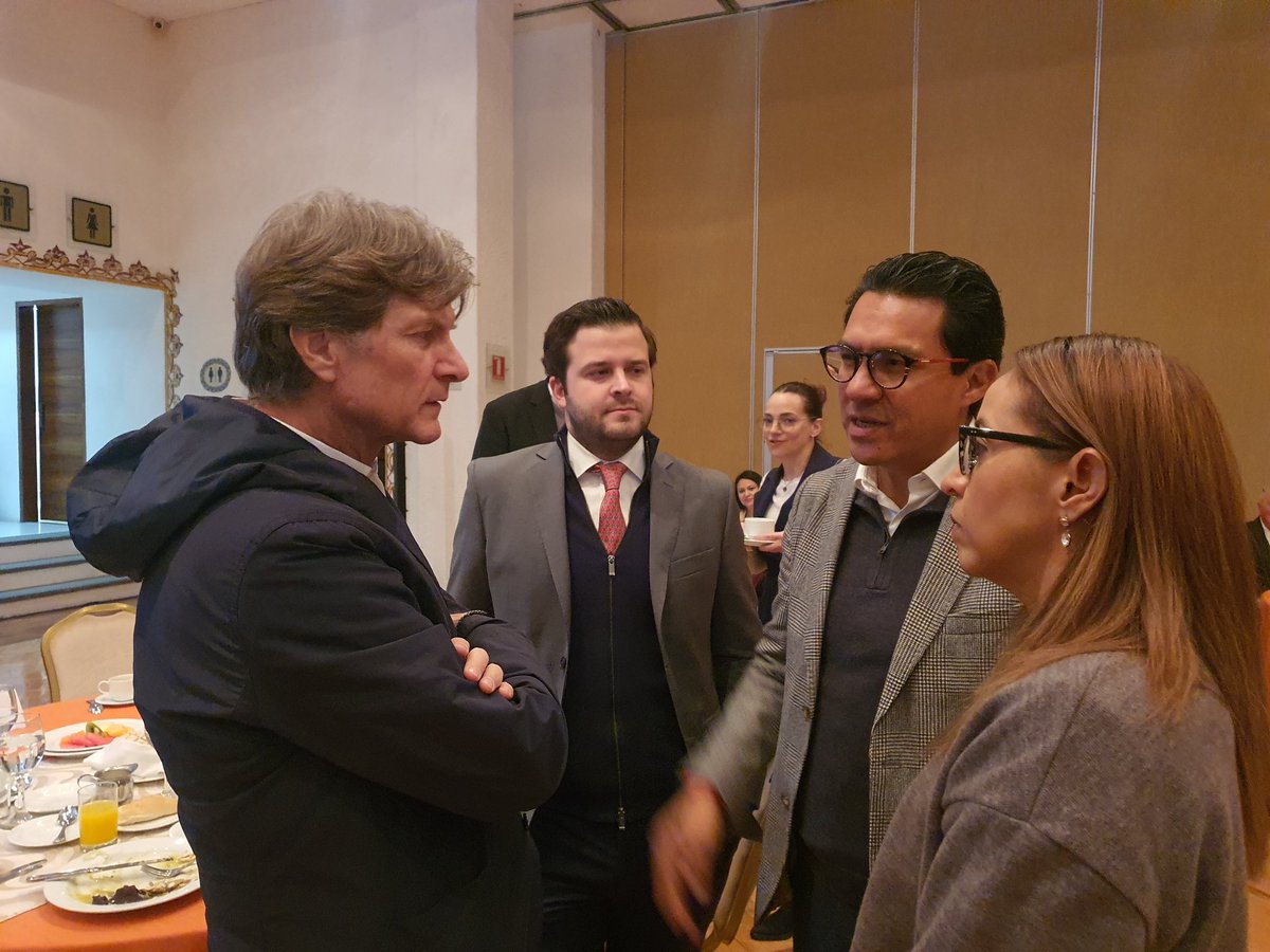 edelamadrid's tweet photo. México enfrenta retos y oportunidades para este 2023. Un gusto conversar con los miembros de la Asociación Mexicana del Transporte Intermodal (@AMTIMexico) sobre el rumbo que los mexicanos, unidos y en colaboración, debemos tomar para construir el mejor México posible. https://t.co/iDMdk4jjca