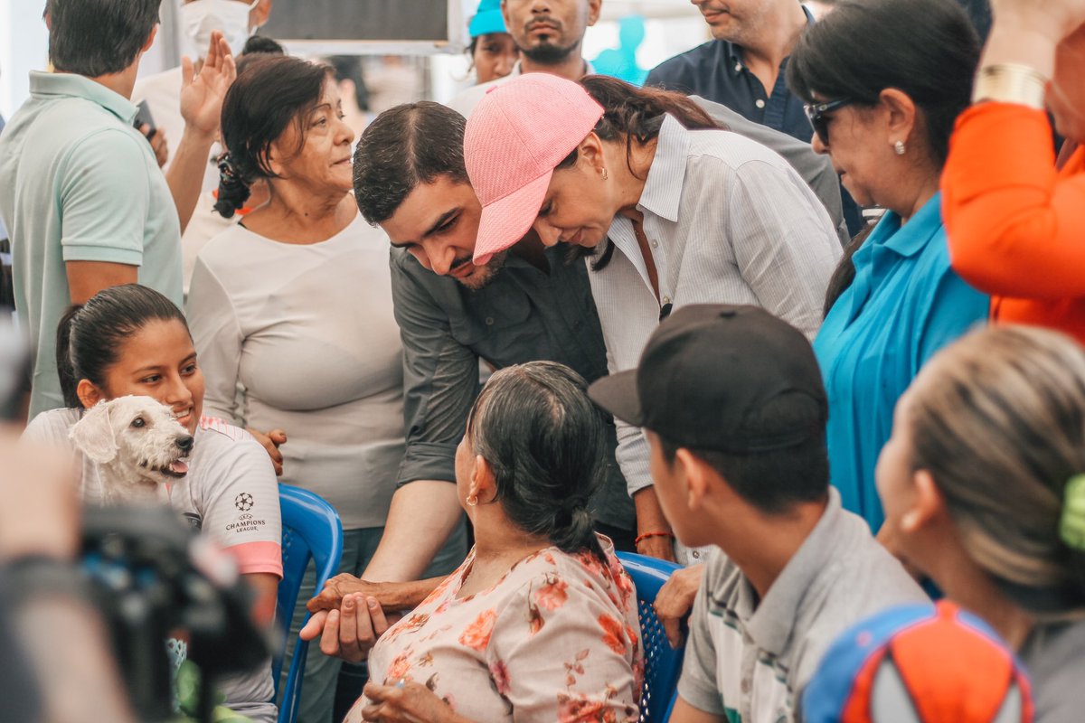 marcelaguinaga's tweet image. Nuestro programa ‘Cuidando Vidas’ hoy en #Mapasingue. 
Cuidamos a los guayasenses a través de atención médica, asistencia legal y sicológica, capacitaciones, guardería, lavado de ropa, entre otros. 
#ElCambioQueTodosQueremos 
#AquilesYMarcelaCambianVidas