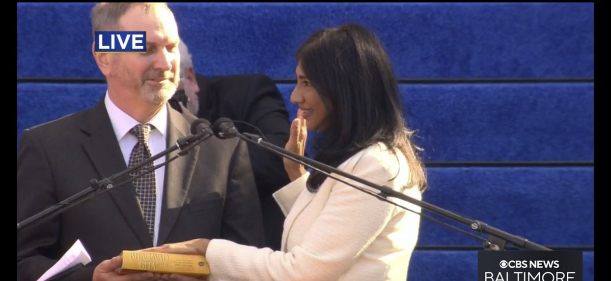 LinhBuiNews's tweet photo. Lt. Governor Aruna Miller taking the oath of office #Inauguration https://t.co/u7hAOHKYkT