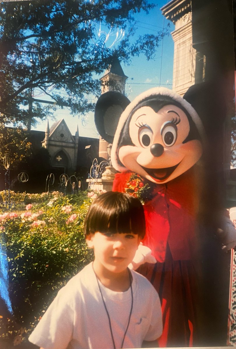 Once a Disney kid, always a Disney kid. Guess which DCappella member this is 👶🏻

#DisneyMagic #DisneyKid #MinnieMouse #MIckeyMouse