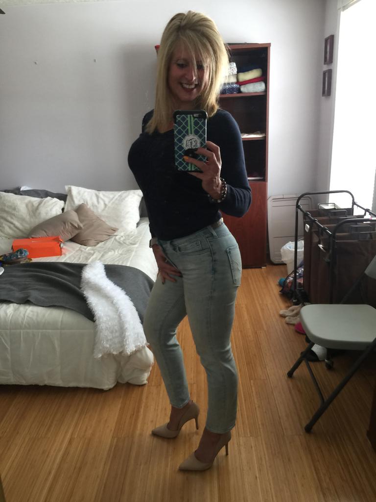 RebaFitness's tweet photo. Happy hump day. #rebafitnice https://t.co/bsJkQRUyRy