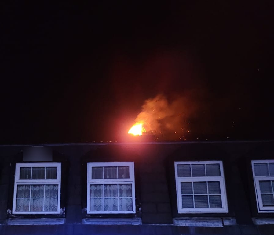 DubFireBrigade's tweet photo. With this week's colder evenings it is tempting to light an open fire or stove. Only use them if you are sure the chimney is clear. If it hasn't been used in a while, it could be blocked or clogged.

We have advice on the safe use of open fires and stoves https://t.co/eRzJn2OOUO https://t.co/U8RMHXuJVi