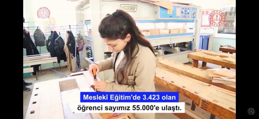 ✅Okul Öncesi
✅Köy Yaşam Merkezi
✅Okullaşma Oranları
✅Yardımcı Kaynaklar
✅Ücretsiz Yemek
✅Kütüphanesiz Okul Kalmayacak
✅Halk Eğitimi
✅Meslekî Eğitim 
✅Bilim Sanat Merkezi

Bizimki evlatlarımıza adanmış bir azmin hikayesi…
<a href="/tcmeb/">Millî Eğitim Bakanlığı</a> 

👉 meb.ai/Us2dcjo
