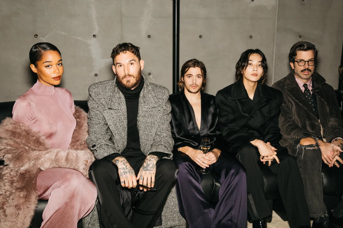 GQMagazine's tweet image. Check out the scene inside Anthony Vaccarello’s first men’s show in Paris @YSL gq.mn/9Uc0WBR