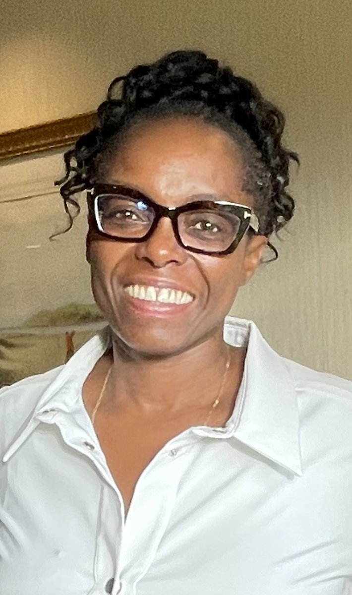 @drladesmith 1st black female #RCPsychPresident Sharing our exciting news across the pond @DrAlthaStewart @drkarinn @DrAyanaJordan @_Doc_Ak @RonkePedersonMD @APApsychiatric @braindrum @CPA_APC @BBCRadio4 @BBCNews @cnni