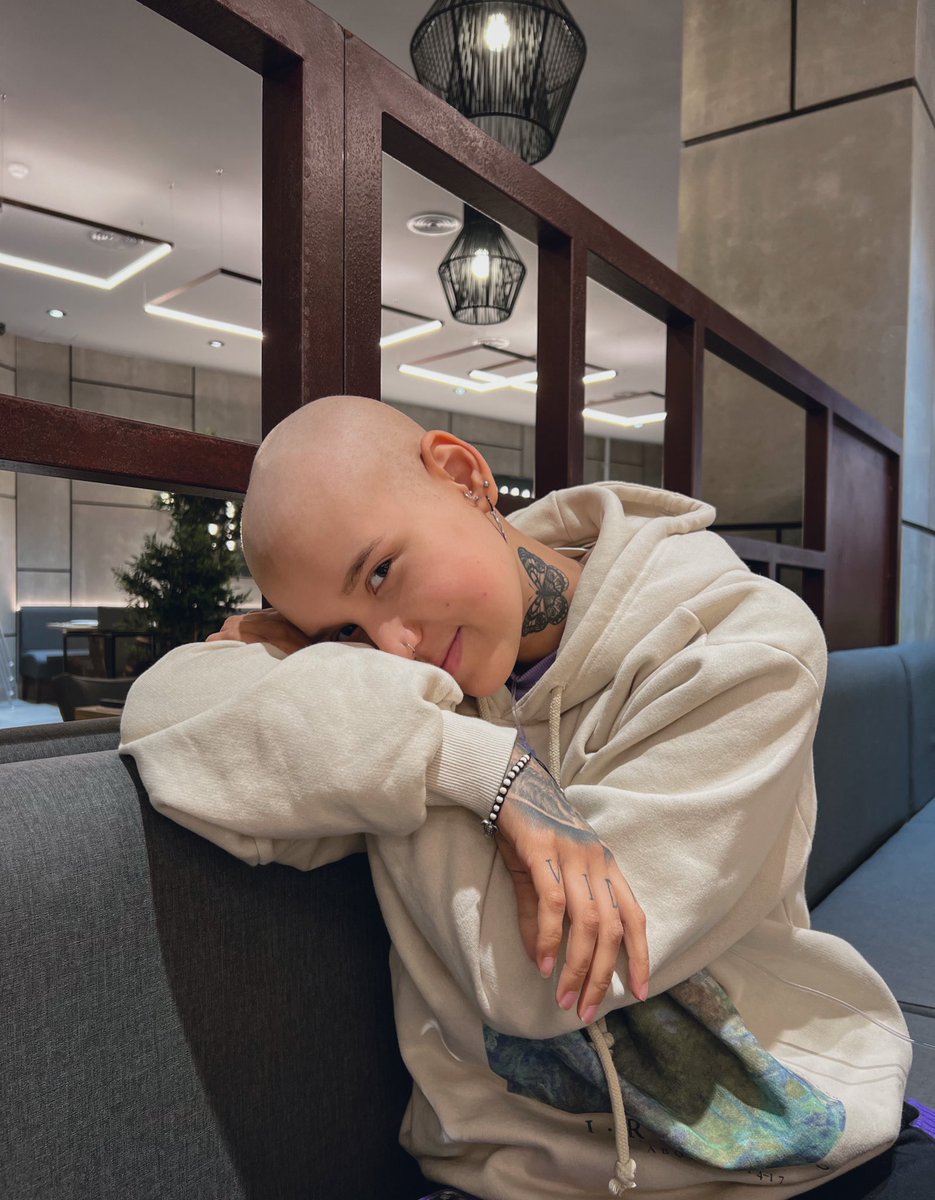 la china de titanio🥀 tweet media