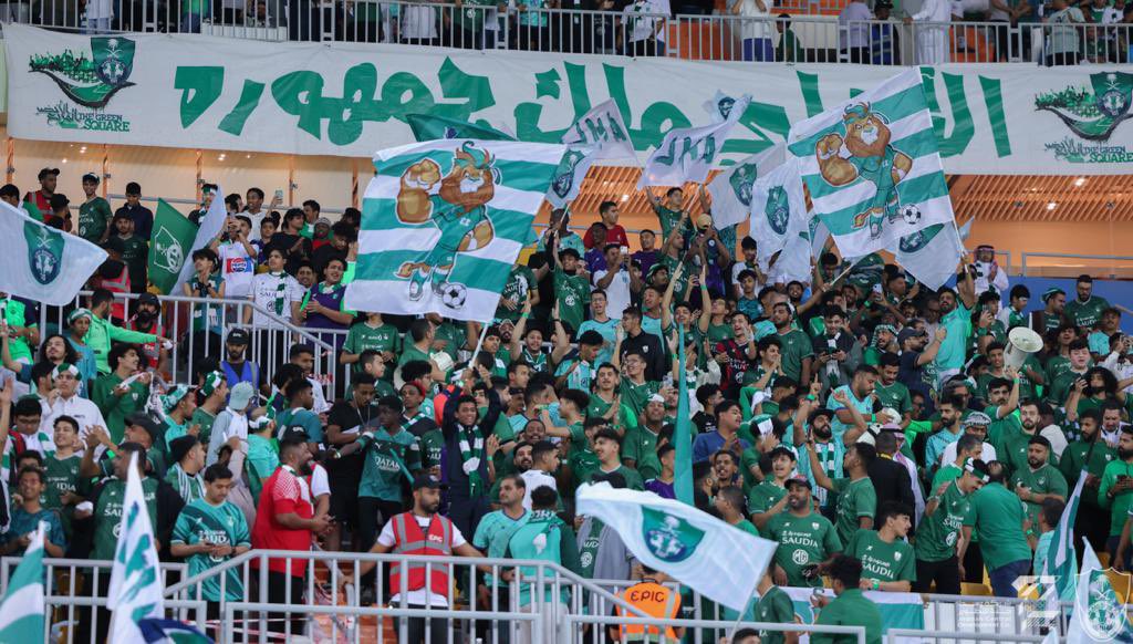 ALAHLI_FC's tweet photo. لك انا خطوة وأوصل للجنـون 
بك ترى العاقل على عقله يُلام
 😴💚🤍 https://t.co/KfwqK9cLhH