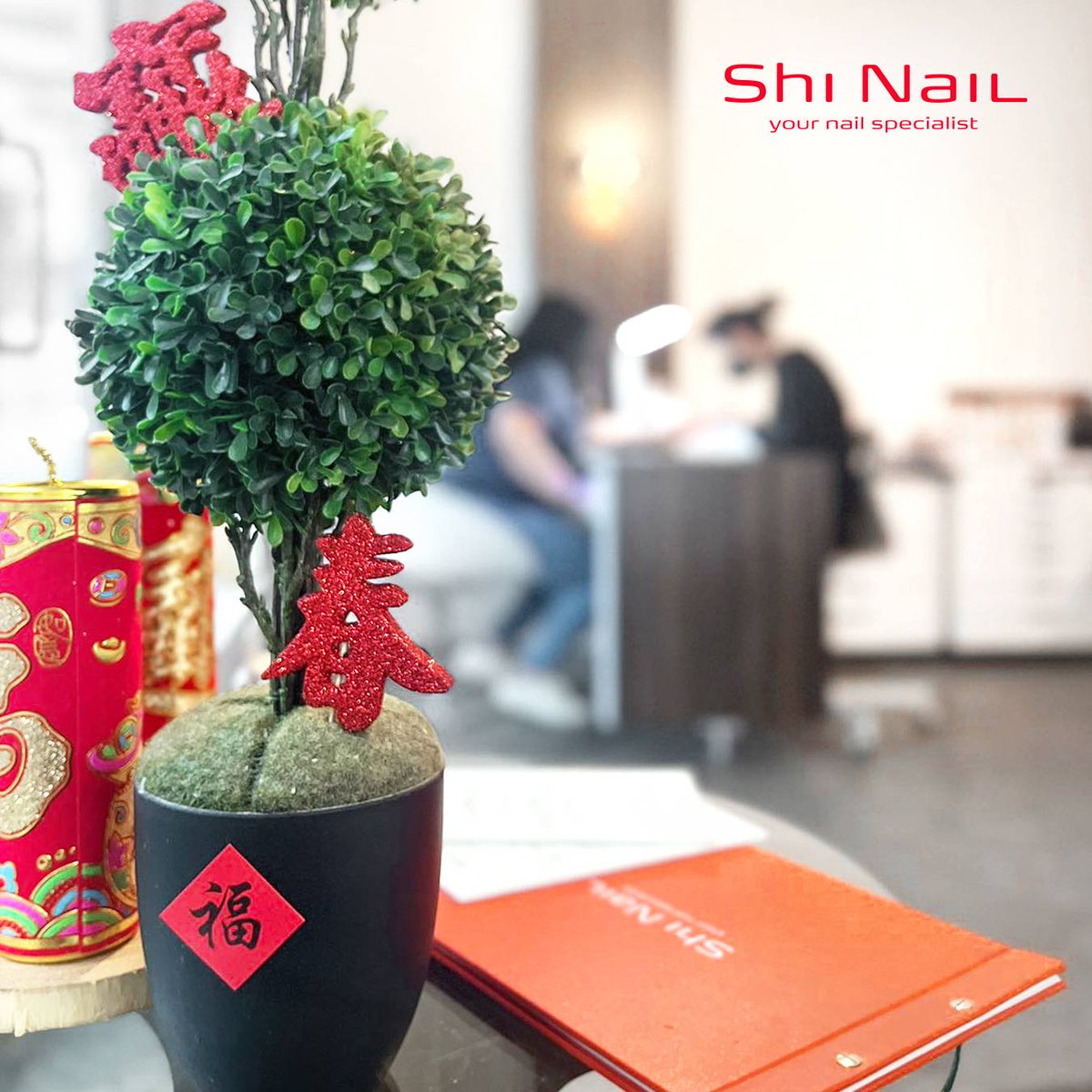 Shi_Nail's tweet photo. Lunar New Year is a ritual of wrapping up the old and welcoming the new and good energy. 🧧
Year of the Rabbit, here we come!🐰
#yournailspecialist 
#yearoftherabbit 
#lunarnewyear https://t.co/eWUru4VmMJ