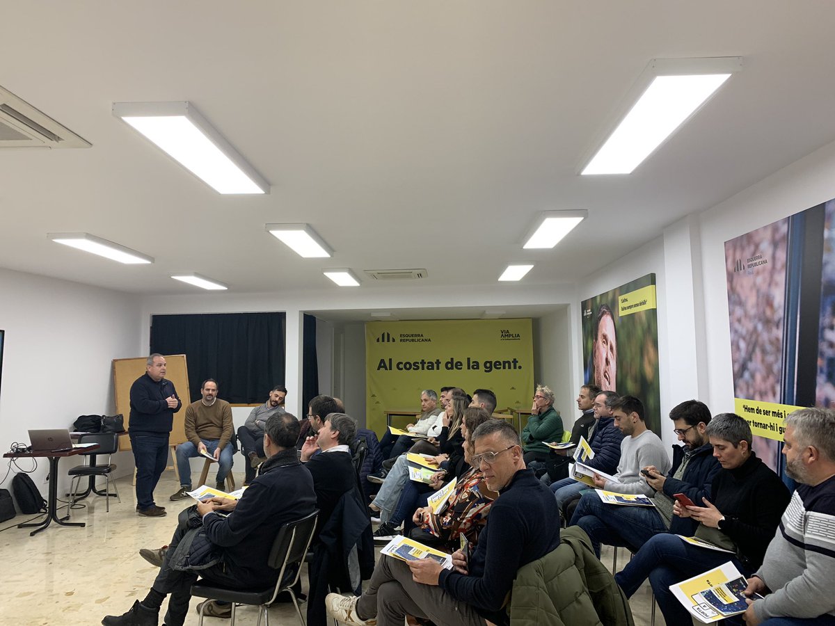 Trobada territorial <a href="/ERCBaixCamp/">ERC Baix Camp</a> a #Reus amb persones compromeses i preparades per a governar. Venim del carrer i som aquí per estar al servei de la gent! #AlCostatDeLaGent #Útils #EscrivimElFutur 
#MunicipisRepublicans #Maig23