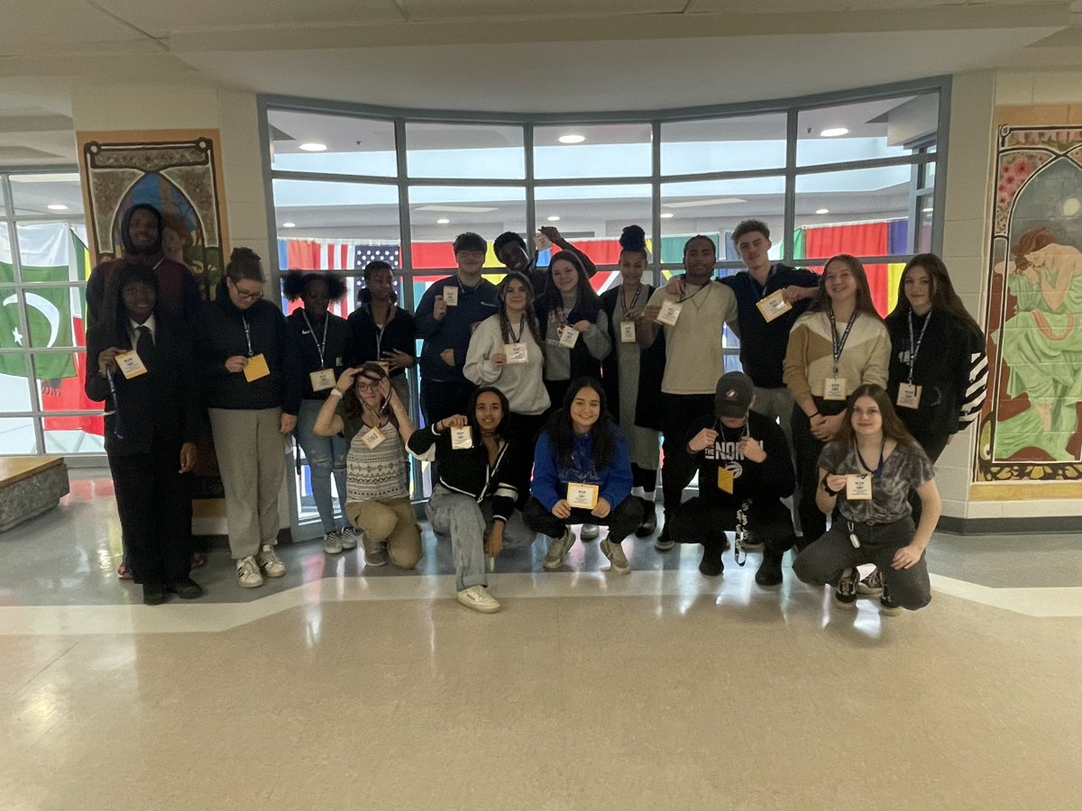 MsLaryssaCook's tweet photo. Final Buddy Day for @HolyTrinityOCSB’s sweet, wonderful semester 1 mentors! We are so lucky to have them✨ https://t.co/iejKOn1Val