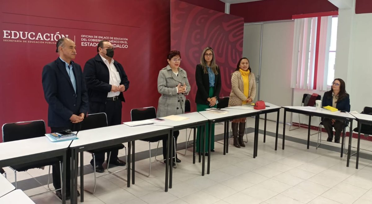 BasicaSEPH's tweet photo. Se reunió personal de la Subsecretaria de Educación Básica, Coordinación General de Enlace Educativo, #SERVICIOSREGIONALES, #DGFE, #DGEB, con la finalidad de propiciar un espacio de reflexión sobre el Taller Intensivo de Formación Continua para Docentes.
@natycastrejonv https://t.co/i7Q9XoUOse