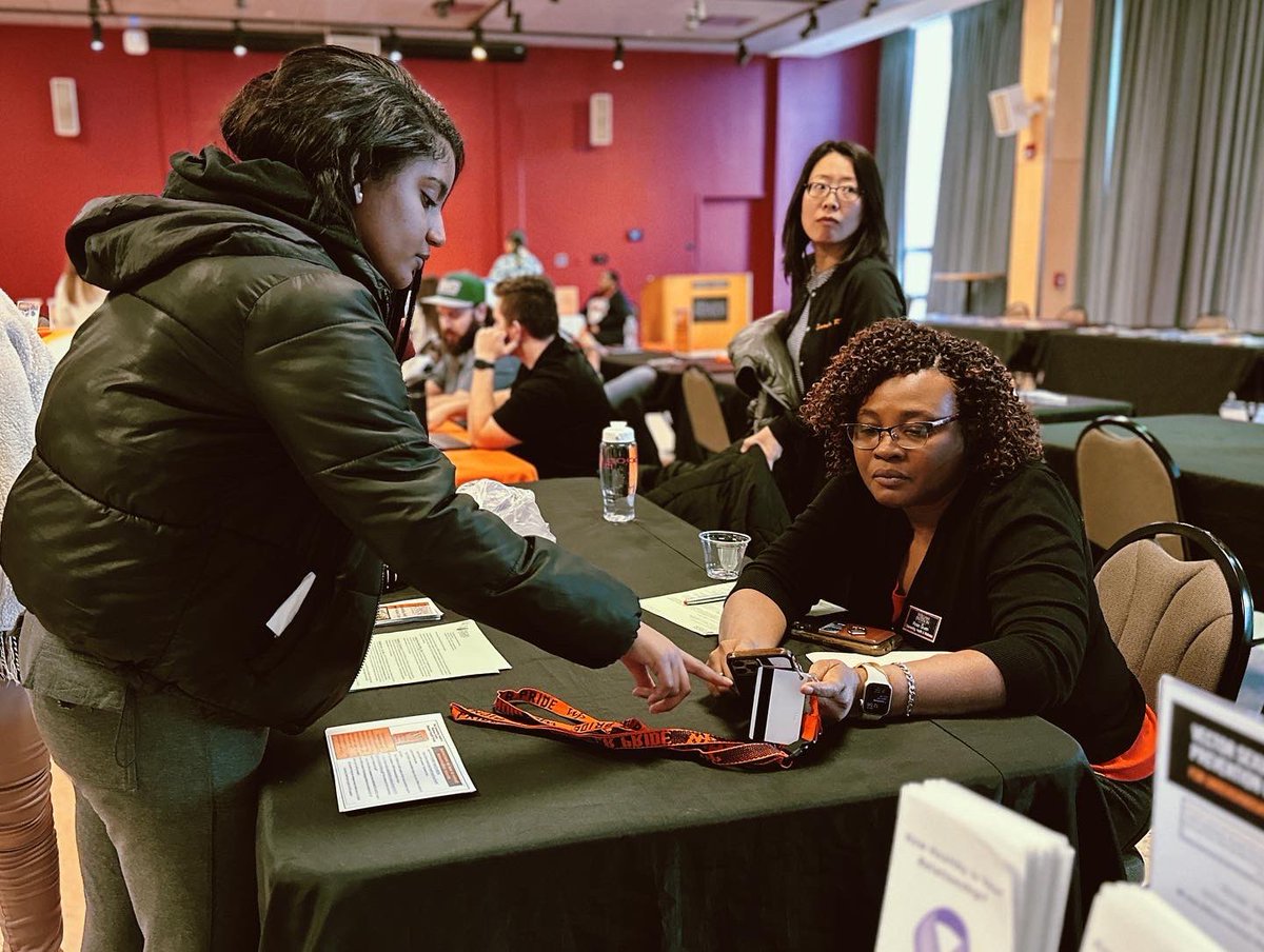 wpunj_edu's tweet photo. #WPUNJ Spring 2023 Orientation ✔️🧡🖤 So happy to say hello to our new Pioneers and can’t wait to have everyone back next week! 🧡🖤 https://t.co/zUur5RWPCD