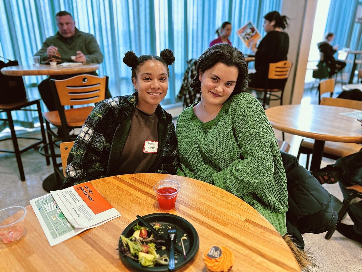 wpunj_edu's tweet photo. #WPUNJ Spring 2023 Orientation ✔️🧡🖤 So happy to say hello to our new Pioneers and can’t wait to have everyone back next week! 🧡🖤 https://t.co/zUur5RWPCD