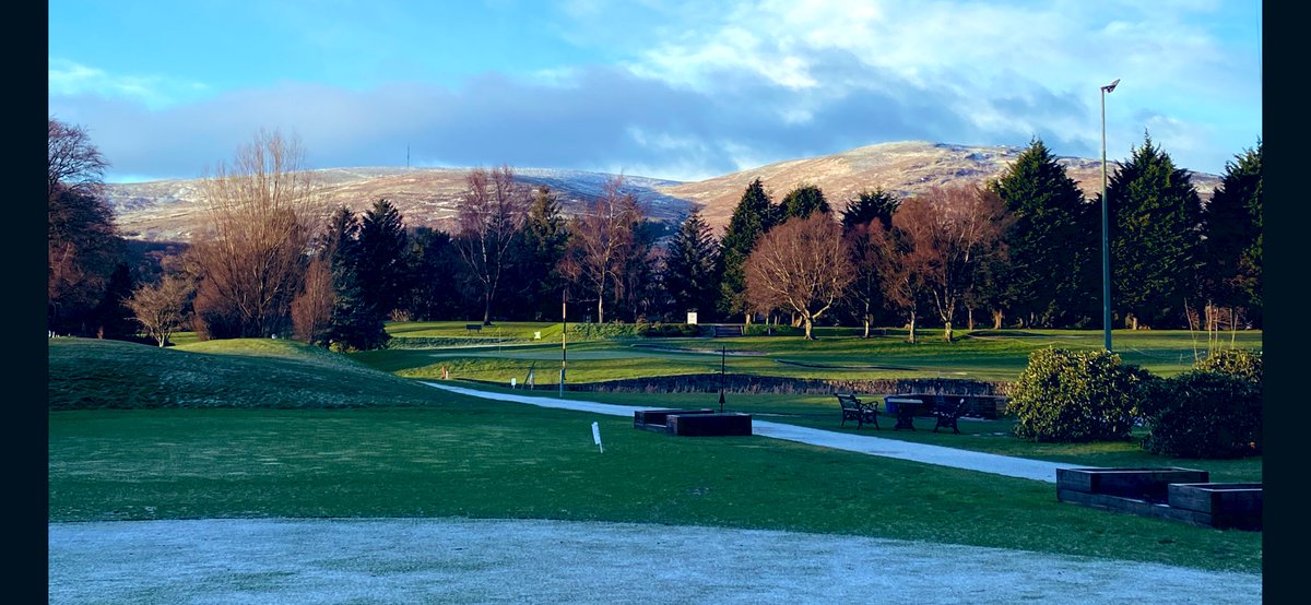 mattpurcell35's tweet photo. Hurry up spring, but the view isn’t bad ,@WarrenpointGC @WGC_live https://t.co/QT5eK9U5Aa