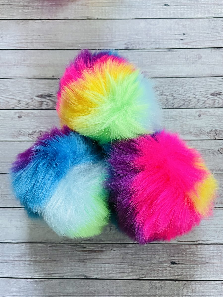 CuteNUniqueShop's tweet photo. Rainbow colorful fur ball pom pom keychain @cutenuniquestudio.etsy.com
-
-
-
-
#cuteNuniquestudio #etsyshop #EtsySeller #etsy #etsystore #keychains #smallbusiness #keyring #giftideas #love #accessories #art #gifts #cute #souvenir #keychaincollection #supportsmallbusiness #kawaii https://t.co/Sh7B01wpie