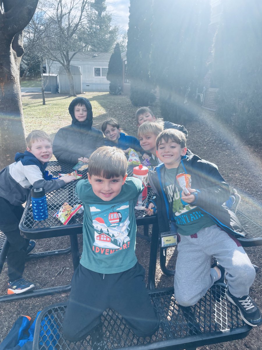 talagators's tweet photo. Beautiful day for an outdoor break! https://t.co/rfxHN9XWkZ
