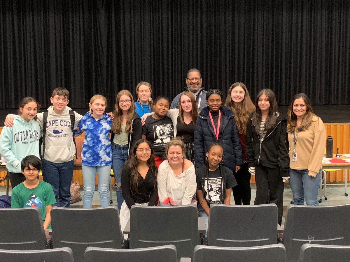 cloonanprincipl's tweet image. Kudos to all of our #spellingbee contestants. They went five rounds before missing a word. Congrats to winner Miriam Lachab who will represent us at the State tournament @SPSSuper @spsassistsuper @StamAdvoSchools #SPSPrepare #SPSChallenge #SPSInspire #cmsnews