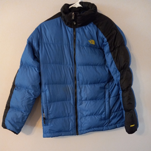 erickayoungin's tweet photo. So good I had to share! Check out all the items I'm loving on @Poshmarkapp from @TodaysTrendzz @HangerLlc #poshmark #fashion #style #shopmycloset #thenorthface: https://t.co/ZNf2AaN7i9 https://t.co/zLD6o1sstQ