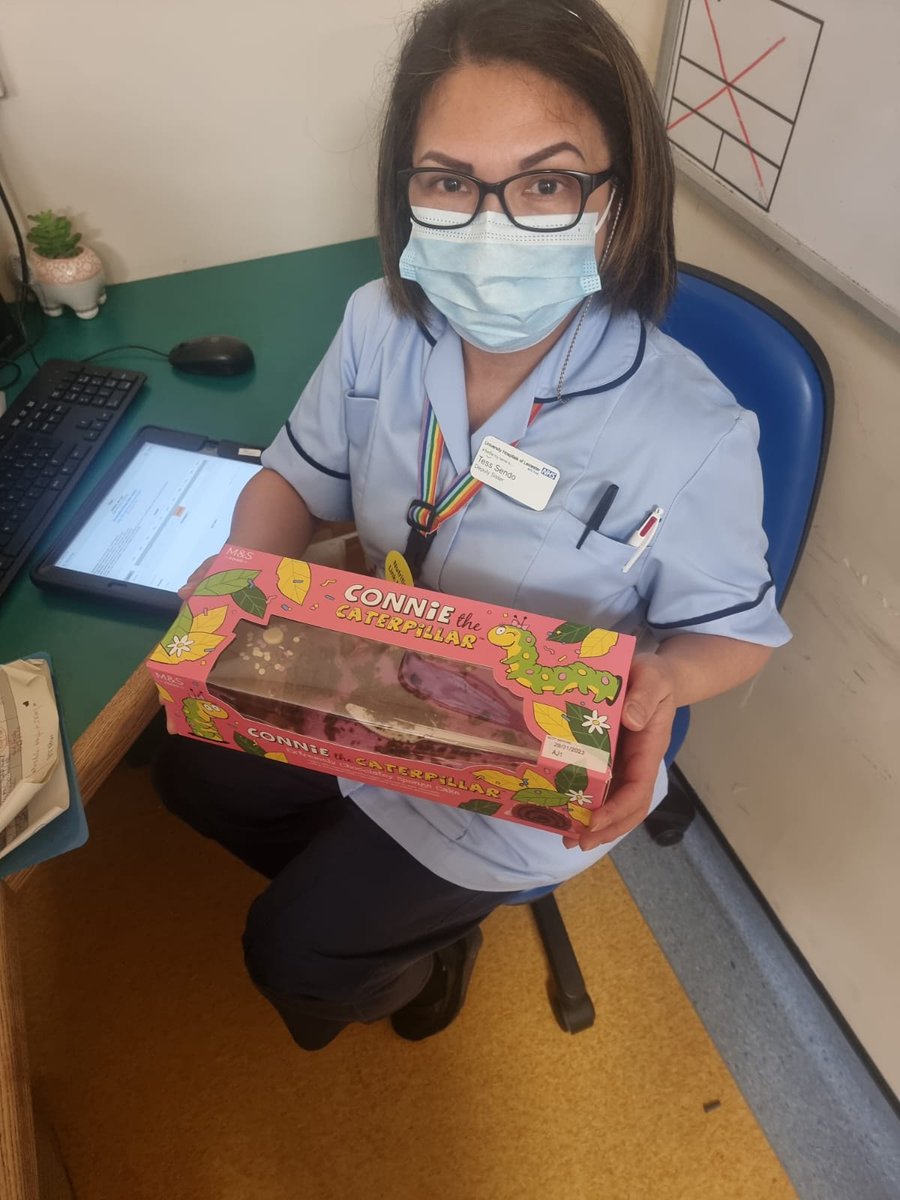 Our lovely Deputy Sister Tess showing the wonderful Connie Caterpillar cake from our HON Sharon Harding for getting Green on Assessment and Accreditation. Thank you so much Sharon we all loved it. 
@HoggJulie  <a href="/clair_riddell/">Clair riddell</a> <a href="/Sh4zz4H/">Sharon 💙 Harding 🌞🌈</a> @assessment_uhl @DianeChampion6  <a href="/jemimafreer/">jemima freer</a>