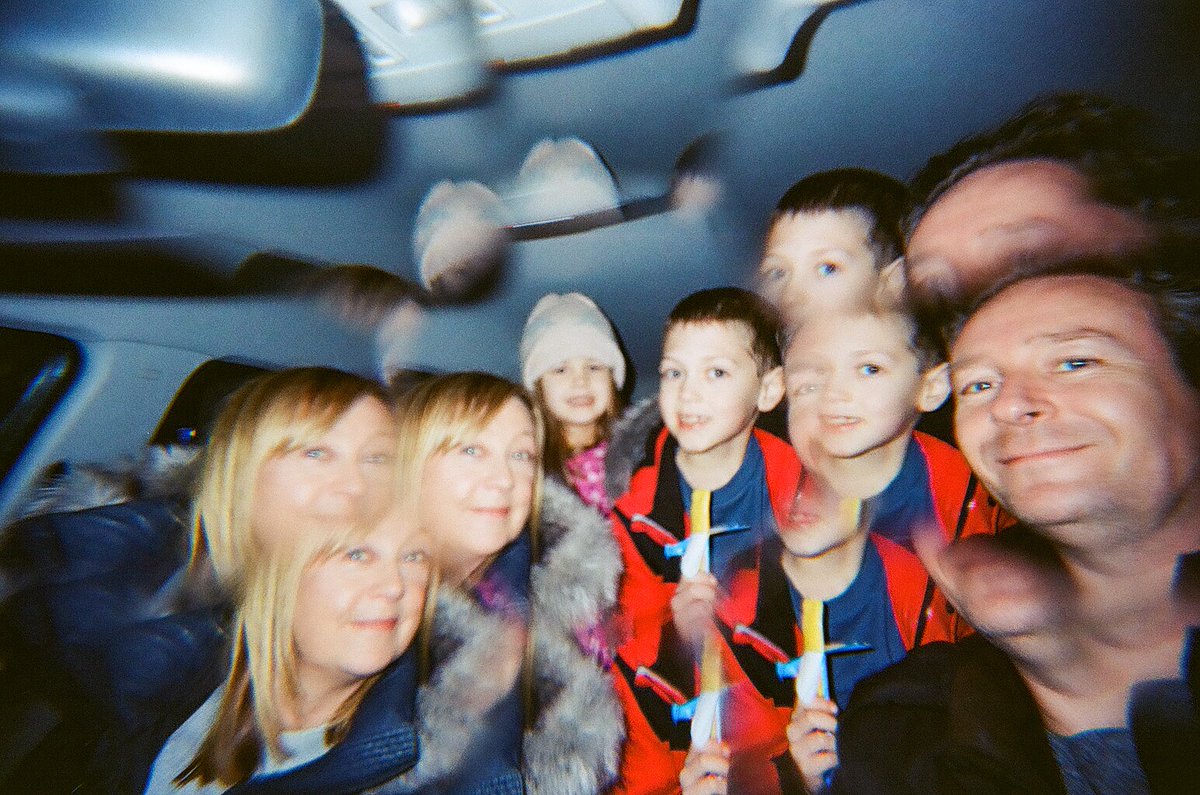 MonoMomento's tweet photo. Been having fun with the new Lomo'apparat, especially the kaleidoscope lens with colour flash filters. These are a few examples (Kodak Colorplus)π
@lomography
@AnalogueWLand
@Kodak
#lomography #kodak #kaleidoscope #filmphotography #35mm #analogue #funpics https://t.co/EwFZoYGbC0