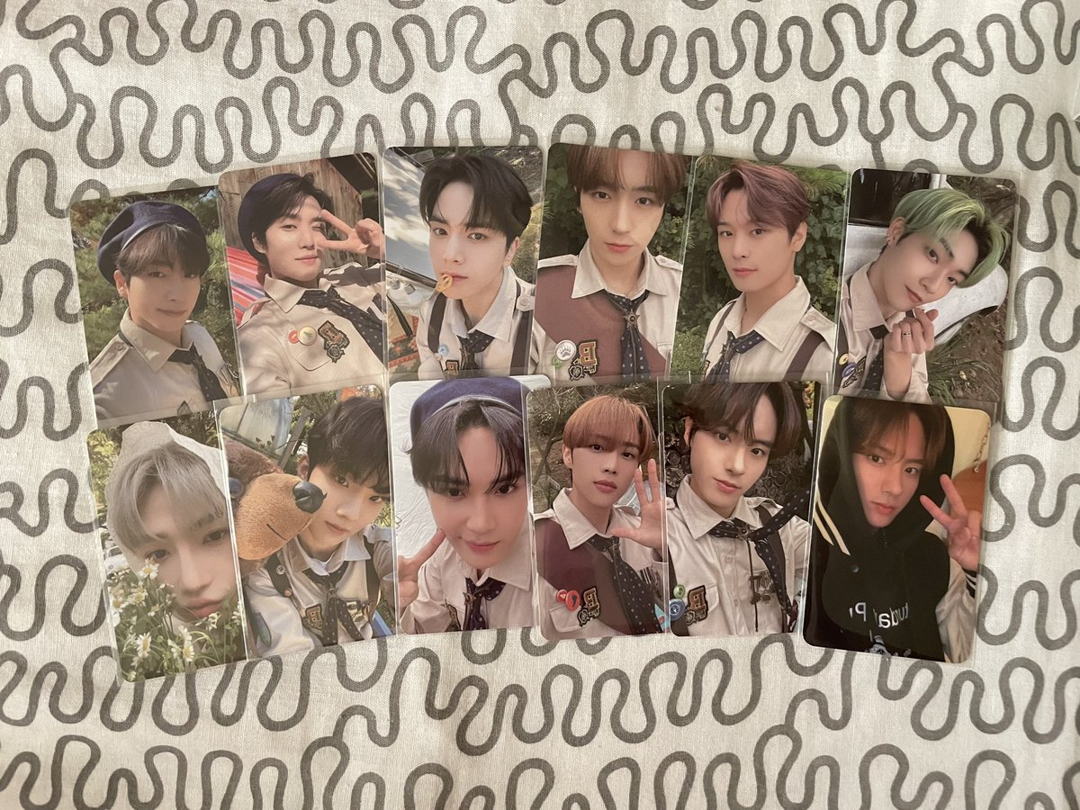 e22ric's tweet photo. sorry for the delayed feedback but my items arrived safely :> thank you @LittleRose_GO 🫶🏻 your service is top notch and dealing with you was really easy! until next transaction 🫣

 #LittleRose_FEEDBACK https://t.co/Uec4D17R0V