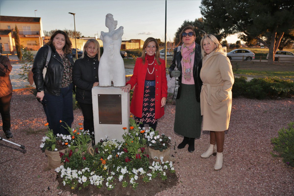 SiCartagena2023's tweet photo. .@AnabCastejon, @JPedroTorralba, @DavidMtnezNogue, @IreneRuizRoca, @MercedesGarcaG7 y @RosaFM8 han asistido esta tarde a la nominación del #parque #MaiteDefruc en #PozoEstrecho. https://t.co/2LQ3voa9oH