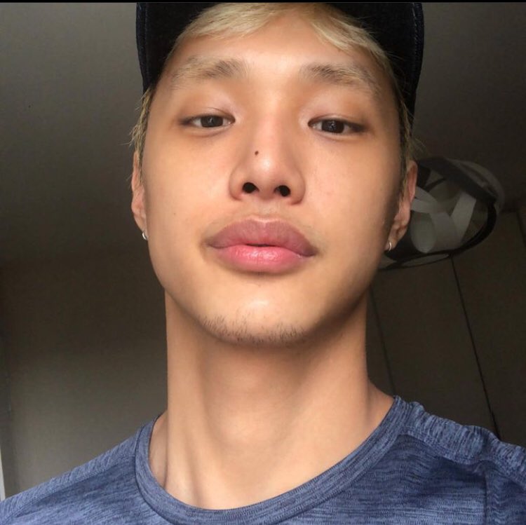 Jey (@jiwnhyeong) on Twitter photo 