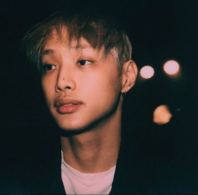 Jey (@jiwnhyeong) on Twitter photo 