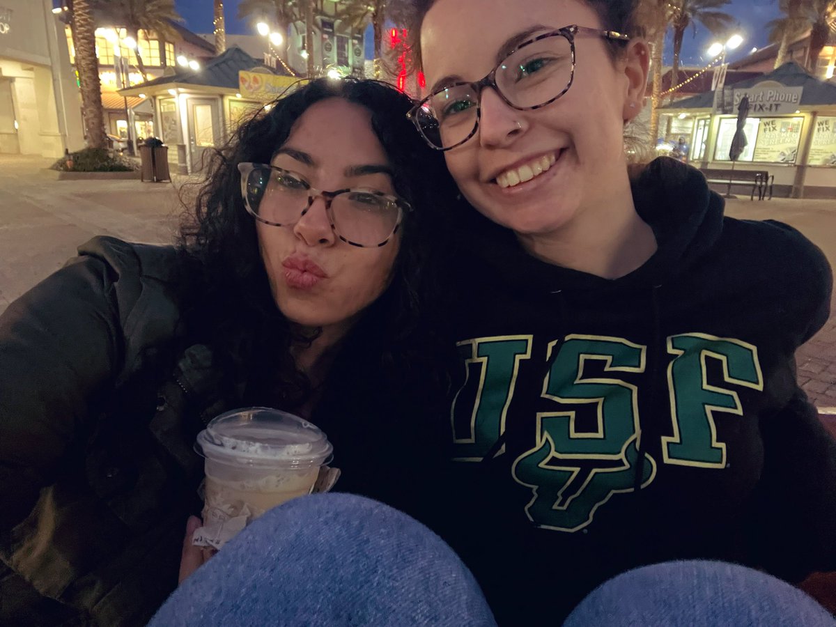 avsr__x's tweet photo. happy birthday to my beautiful darling @megss_17 🥳💝 enjoy your day bubs!! I love you https://t.co/CzWbFip3Q1