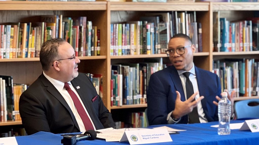 dcpublicschools's tweet image. BIG NEWS: DC Public Schools just received a $2.5 million grant to expand the @DCPSConnected model to @TurnerRocketsDC and @HendleyES through 2027. This funding will allow robust after school programming, mental health services, and tutoring, among other community-based resources.