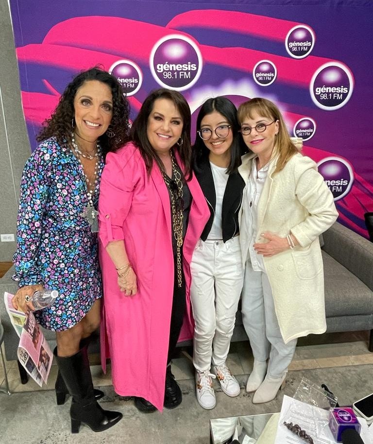 𝐂𝐞𝐜𝐢𝐥𝐢𝐚 𝐒𝐚𝐧𝐭𝐚𝐜𝐫𝐮𝐳 ✨💕 tweet media