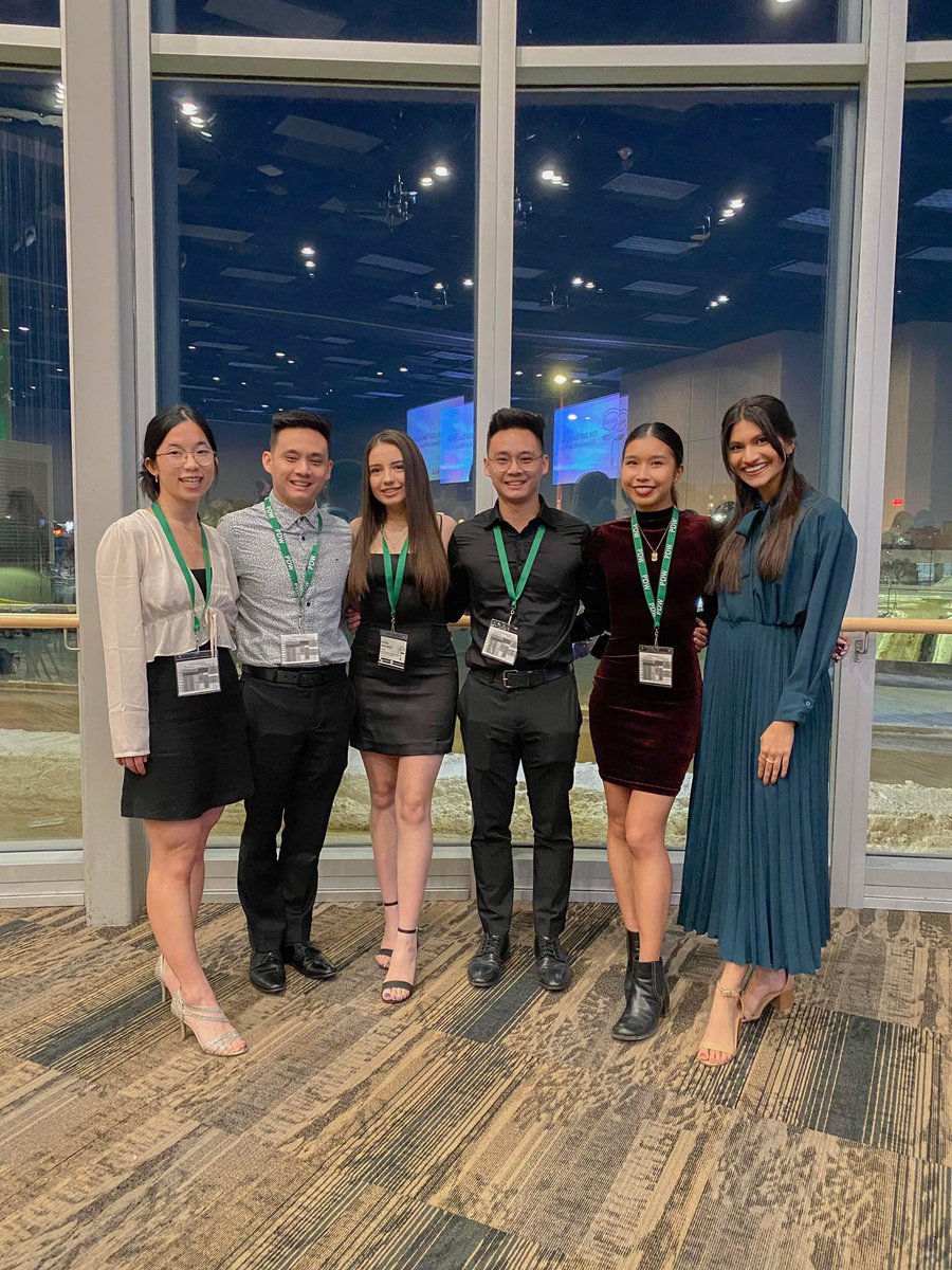 lynndsouza_rx's tweet photo. What a week coming together for #PDW2023 to celebrate a profession we love 💊
Spent time with my @capsinational & @UWPharmacy family & made so many new friends from across 🇨🇦. Also loved the @UWPharmacy representation on @capsinational this year 😋 https://t.co/zINNsPhziH