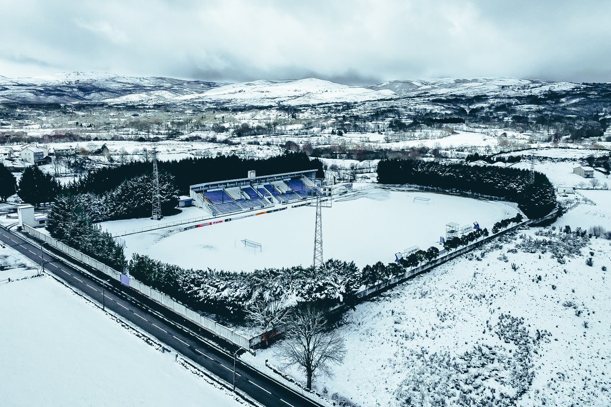B24PT's tweet photo. 📍 Estádio do Montalegre ❄️ https://t.co/rF4W0agOCY