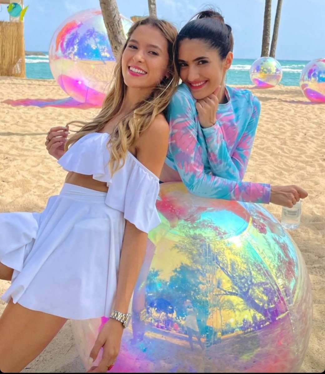GrazyMaslow's tweet photo. ATENÇÃO: O Reggeton do rato vulgo #GinaYei está disponível no #DisneyPlus já com dublagem em português. Assistam que vale muito a pena. https://t.co/ZDeMmh8S9k