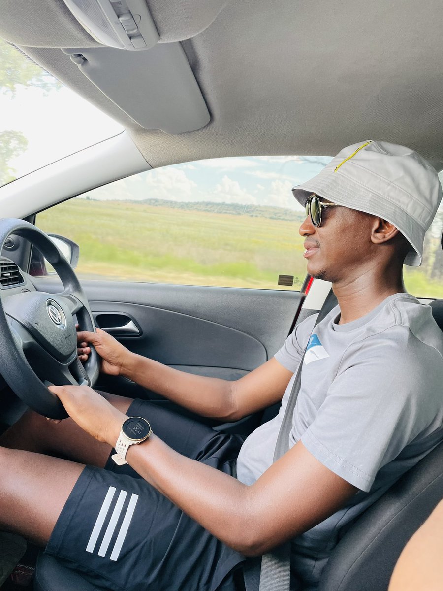 MaxMolelekoa's tweet photo. We are cruising nicely 🔋🤟 🚘 https://t.co/rVx7npdsLS