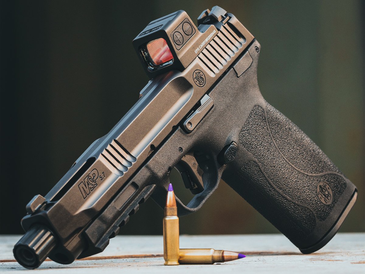 JackManiaky's tweet photo. #shotshow got me down bad https://t.co/xAF7G23z9Z