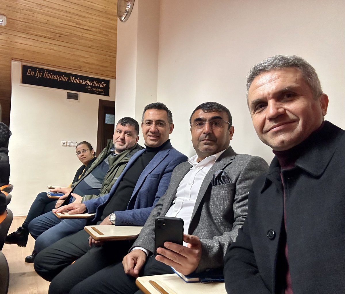 salihsimsek's tweet photo. Burdur SMMM Odası ve MicroGrup tarafından düzenlenen Zirve Nova 2.0’daki yenilikler seminerinden… 

Değerli bilgilerinden dolayı Dr. Alper Erdem
üstadıma teşekkürlerimi sunuyorum. 

#BurdurSMMMOdası #ZirveYazılım #MicroGrup #ZirveNova https://t.co/y1hXflotVy