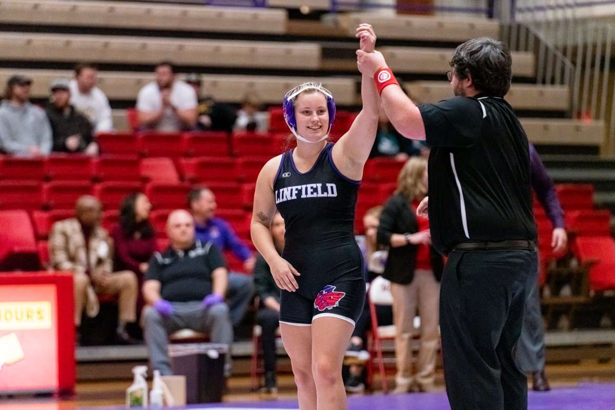 LinfieldWrestle tweet picture