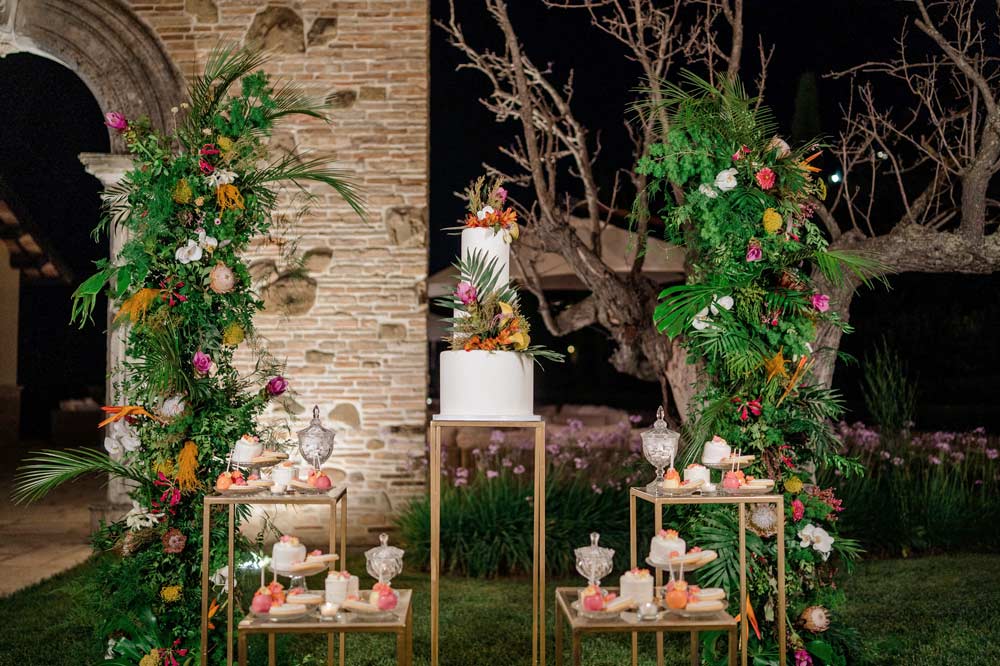 🌺 Tropical vibes🌺 
#weddingplanner #weddingseason