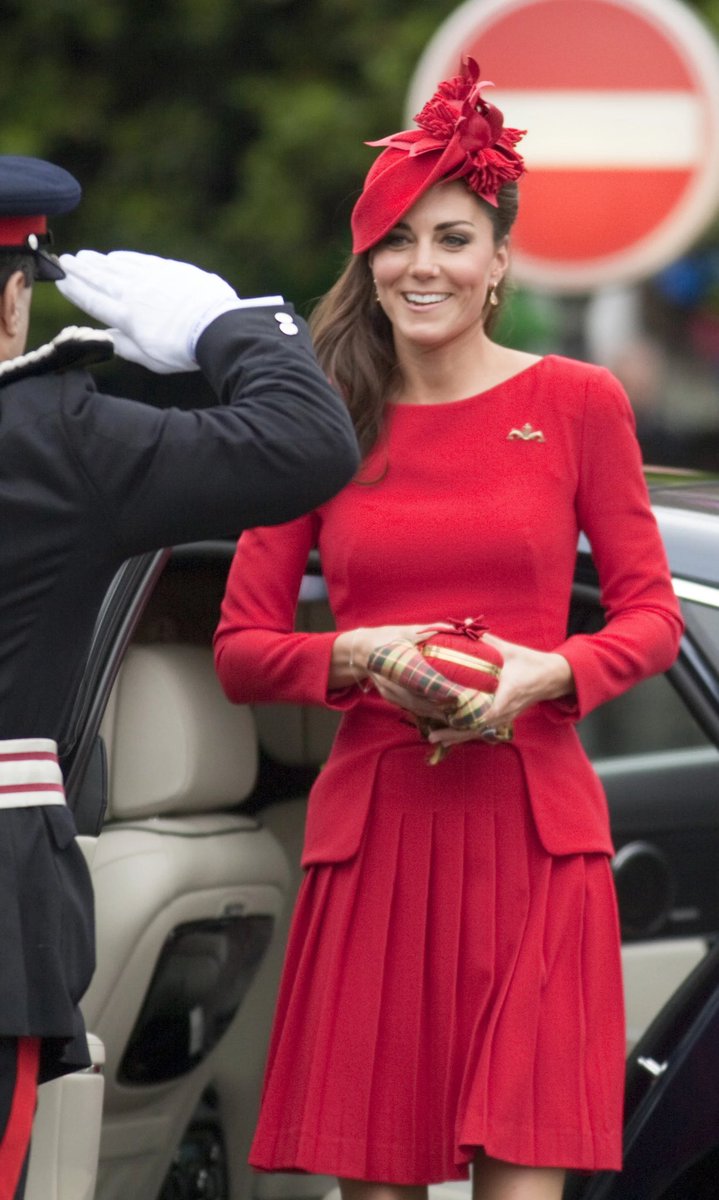 Kate’s Power Suit tweet media