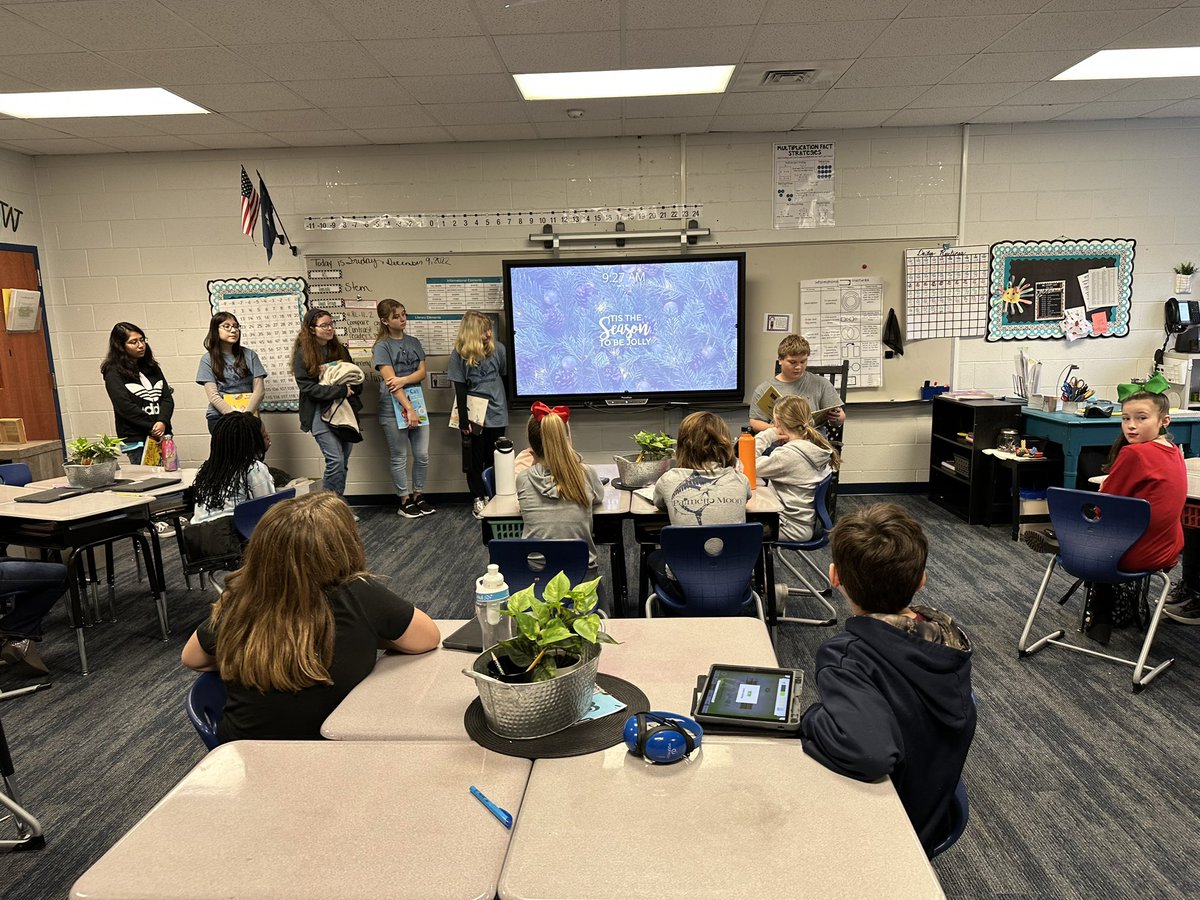AynorHSLibrary's tweet image. AHS Book Club reading to 4th graders at AES #bluejacketsread #ahsreads
#ahslibrary #bluejacketlife 
#aynorhighschool
#hcslibrarymedia
#leadhcs #hcsleads #futurereadylibrarians