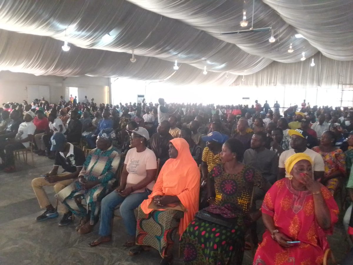 CARLY_BAT's tweet photo. Town Hall meeting Organised by Benue State Youth Leader  in honour to welcome the  National Youth Leader Hon.@dayoisrael of our great party  @OfficialAPCNg, to discuss how to Win the upcoming  General Election . https://t.co/sLcoQy8gEx