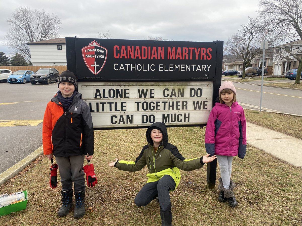 CMartyrsHCDSB's tweet photo. Thank you to our student leaders for the POWERFUL message on our community sign!😊💖 #BeKind #Community #Belonging @HCDSB https://t.co/wRVrVnxiX1