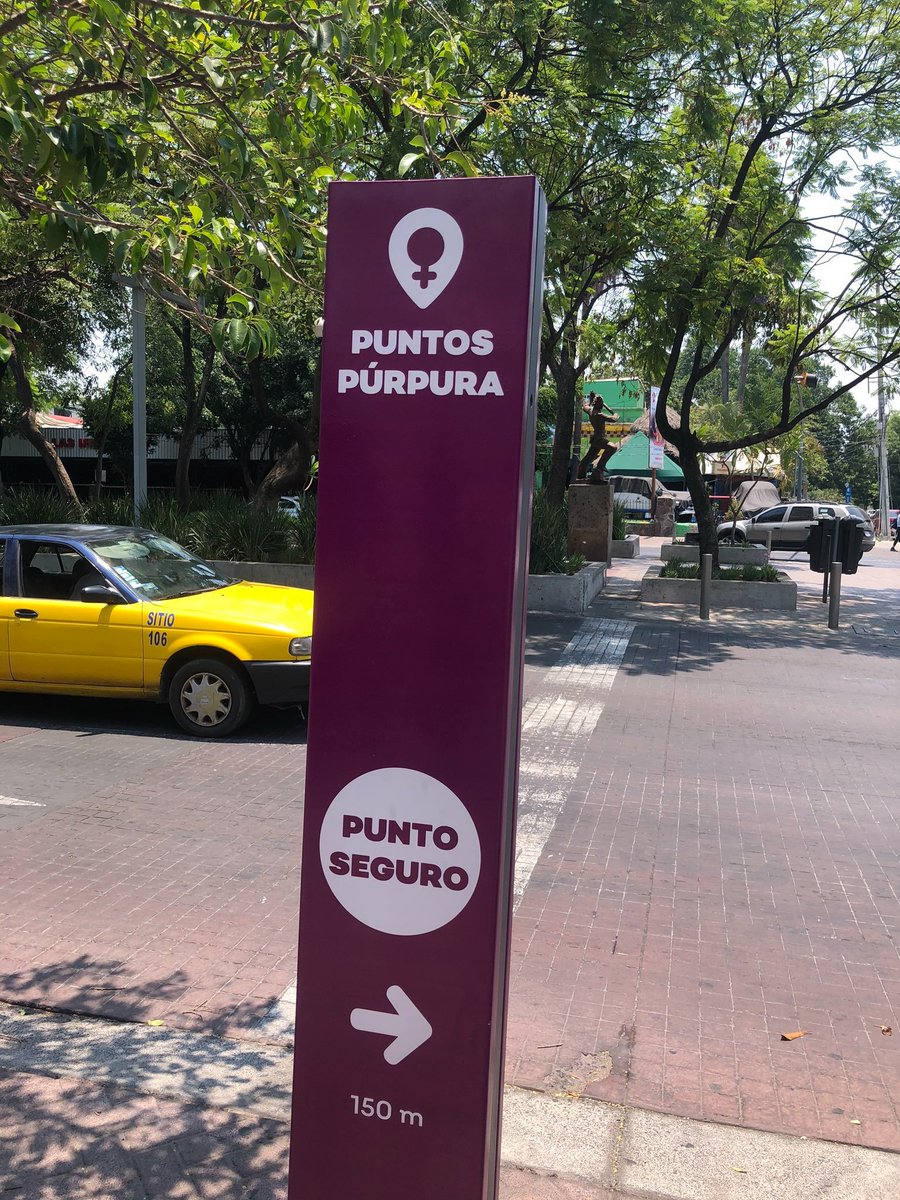 EusebiaJimeno's tweet photo. He pasado mucho miedo al volver de la compra. Un hombre con intenciones sexuales me ha perseguido por la calle, pero he visto las indicaciones de un punto púrpura y he salido corriendo hacia él para refugiarme y el hombre no se ha atrevido a entrar y se ha ido. Gracias @PODEMOS https://t.co/QSxKLGd1aL