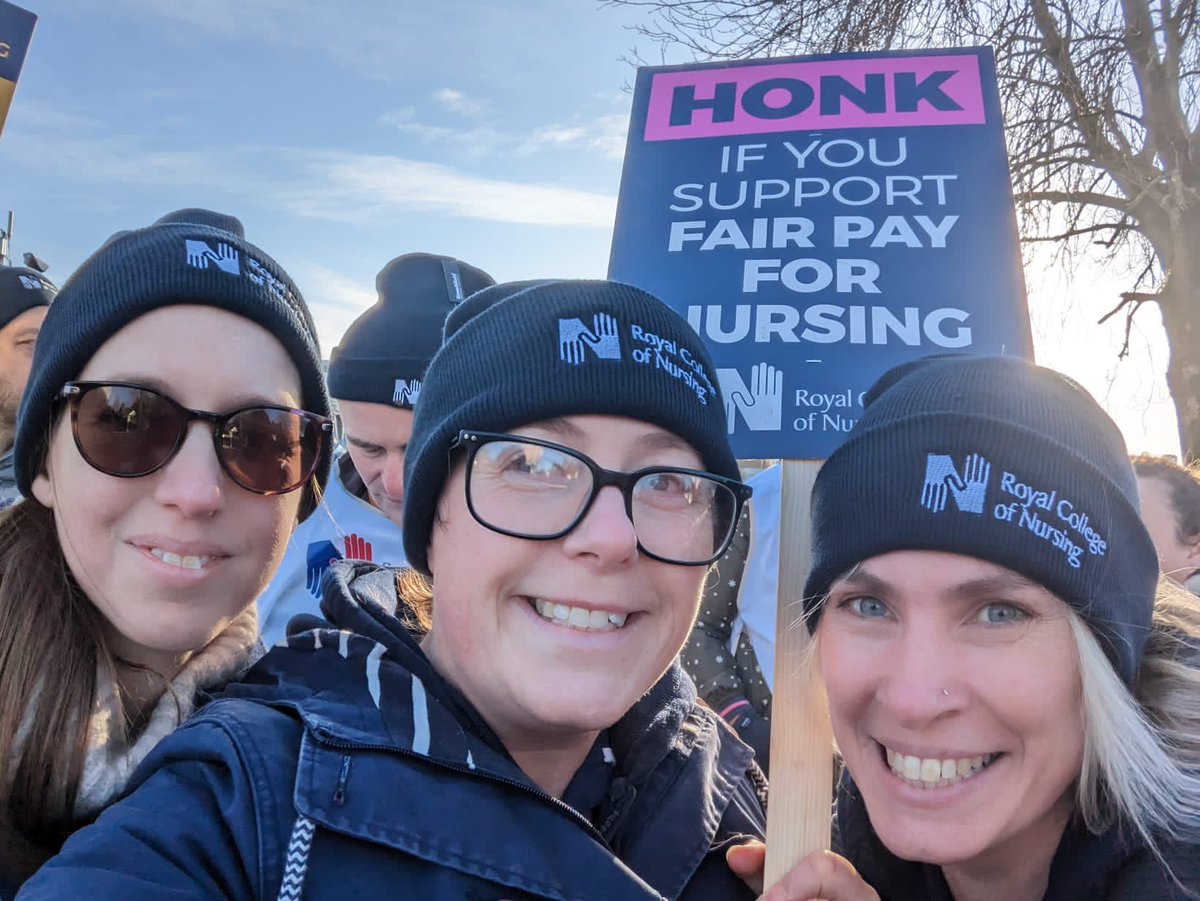 CritcareLTHTR's tweet photo. Here are some of our staff who have supported the strikes on their days off, whilst on their break and also by striking. @theRCN @RCNNorthWest #RCNStrike #ProtectTheNHS #SafeStaffingSavesLives #patientsafety https://t.co/JbXng0tokw